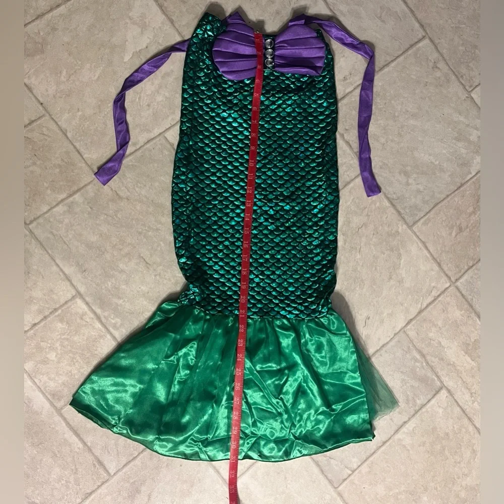 Girl’s green and purple mermaid costume. Jeweled top. Shiny. Chiffon skirt. NWT